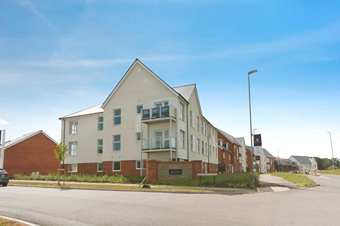 2 Bedroom Flat For Sale In The Gateway, Bexhill-On-Sea, TN40