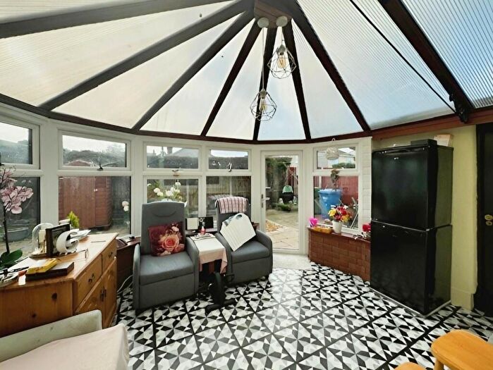 2 Bedroom Detached Bungalow For Sale In Seymour Drive, Rhuddlan, Denbighshire, LL18