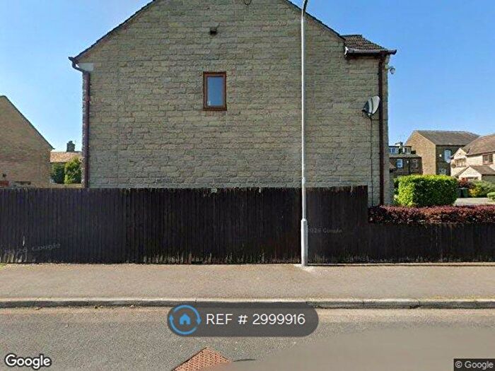 3 Bedroom Detached House To Rent In Jacobs Croft, Bradford, BD14