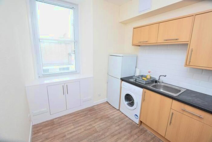2 Bedroom Flat To Rent In C Victoria Street, Perth, PH2