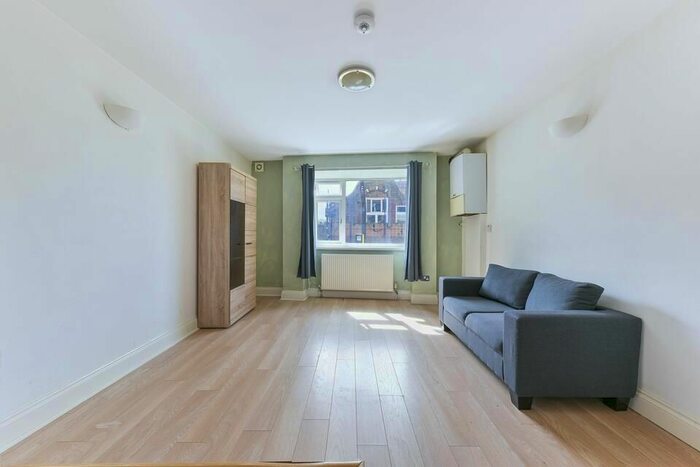 1 Bedroom Flat To Rent In Verney Road, London, SE16