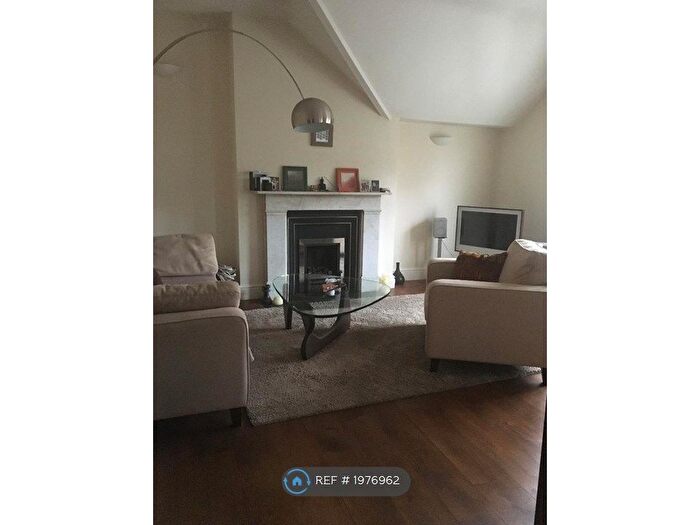 2 Bedroom Flat To Rent In Tyrwhitt Road, London, SE4