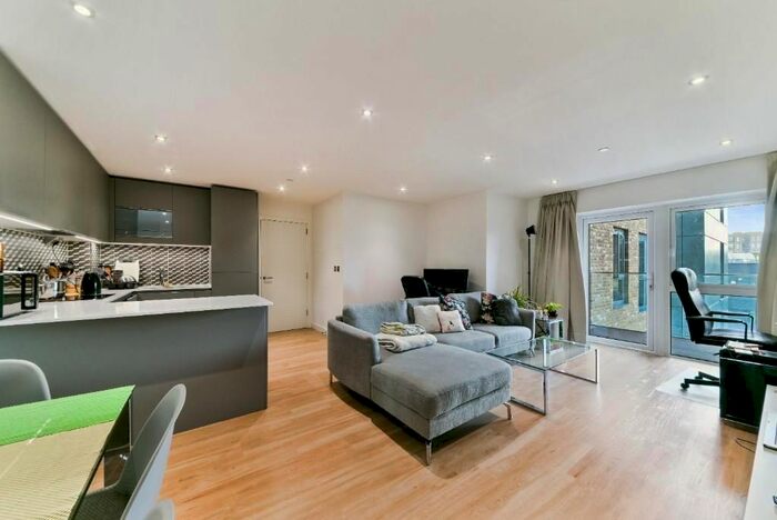 2 Bedroom Flat To Rent In Caversham Road, London, NW9