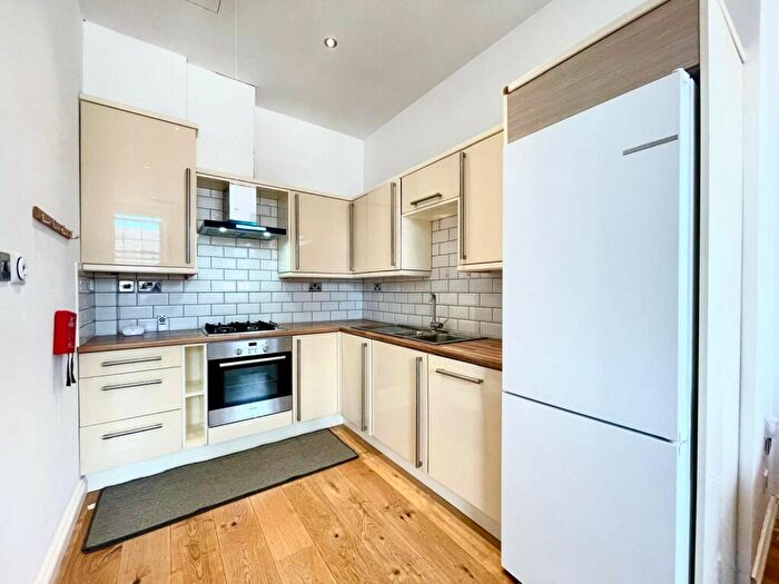 2 Bedroom Flat To Rent In Keppel Road, Chorlton, M21