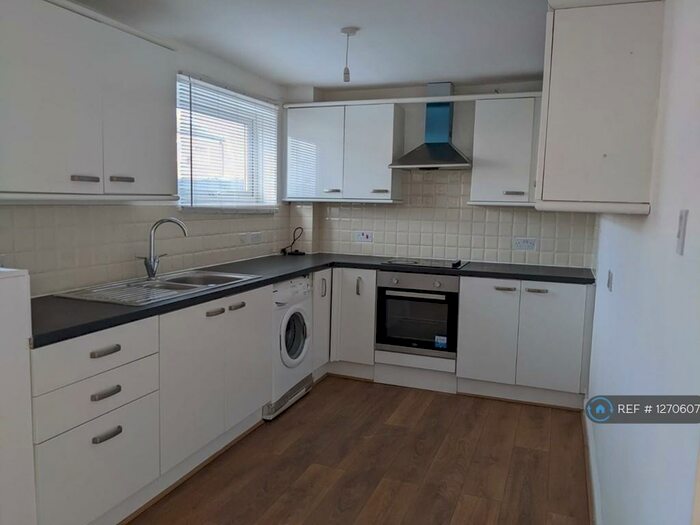 4 Bedroom Terraced House To Rent In West Thorp, Newcastle Upon Tyne, NE5