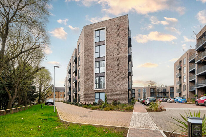 1 Bedroom Flat To Rent In Epping Gate, Essex, IG10