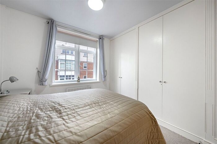 1 Bedroom Flat For Sale In Langford Court, Abbey Road, St John's Wood, London, NW8