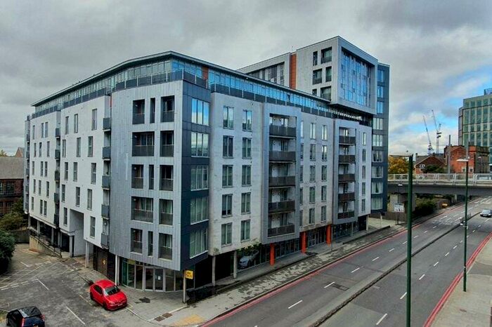 3 Bedroom Apartment To Rent In Queens Road, Nottingham, Nottinghamshire, NG2