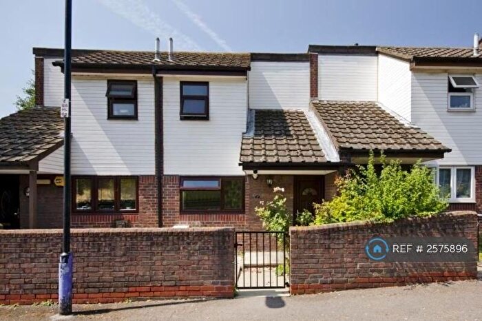 1 Bedroom Semi-Detached House To Rent In Grand Walk, London, E1