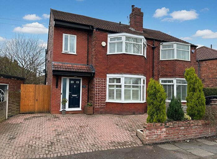 3 Bedroom Semi Detached House For Sale In Wentworth Road, Swinton, M27