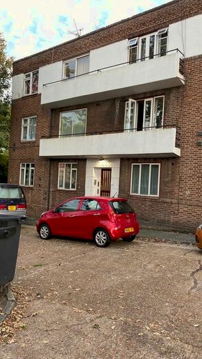 2 Bedroom Flat To Rent In Blackbird Hill, London, NW9