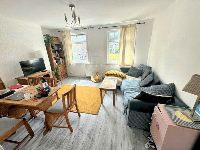 2 Bedroom Flat To Rent In Grange Road, Plaistow, E13