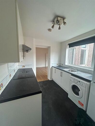 3 Bedroom Flat To Rent In Holly Avenue, Wallsend, NE28
