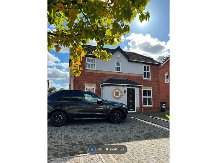 3 Bedroom Detached House To Rent In Tamar Close, Whitefield, Manchester, M45