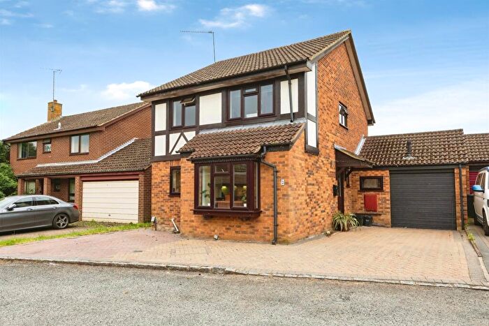 4 Bedroom Detached House For Sale In Minden Close, Wokingham, RG41