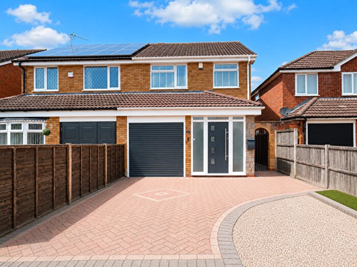 3 Bedroom Semi-Detached House For Sale In The Spinney, Wythall, B47