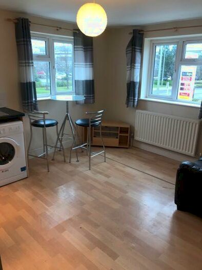 1 Bedroom Apartment To Rent In Garsington Road, Cowley, Oxford, OX4