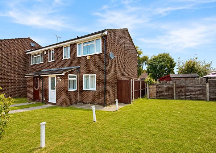 3 Bedroom End Of Terrace House For Sale In Begonia Close, Springfield, Chelmsford, CM1