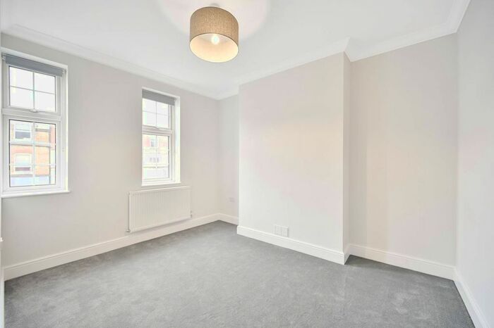 4 Bedroom Flat To Rent In King Street, Twickenham, TW1