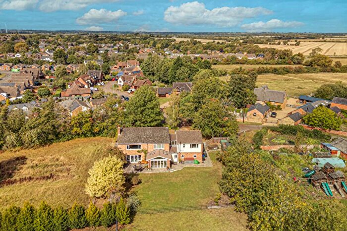 5 Bedroom Detached House For Sale In Yelvertoft, Northampton, Northamptonshire, NN6