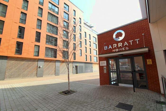2 Bedroom Flat To Rent In Grays Road, Slough, SL2