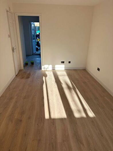 Studio To Rent In Fenman Gardens, Ilford, IG3