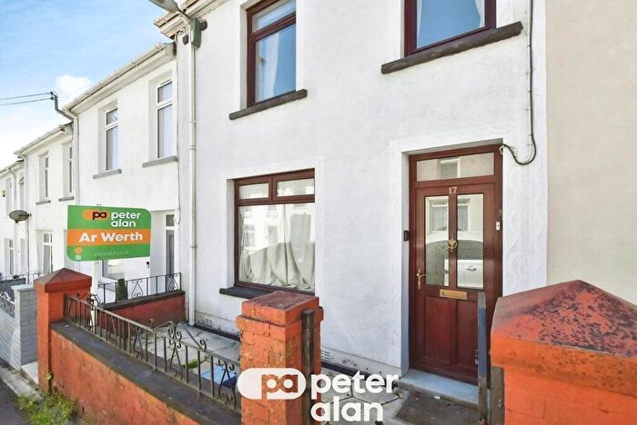 3 Bedroom House To Rent In Tynycoed Terrace, Penydarren, CF47