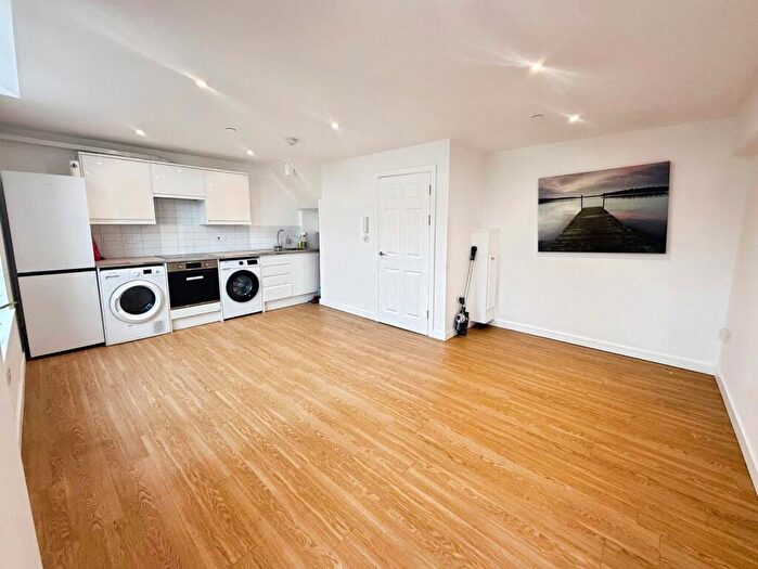 1 Bedroom Flat To Rent In Emlyn Walk, Newport, NP20