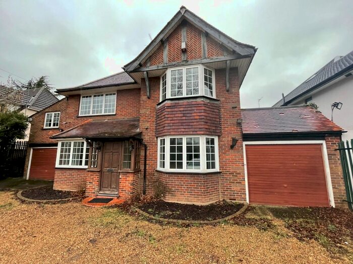 5 Bedroom Detached House To Rent In Ickenham, Uxbridge, UB10
