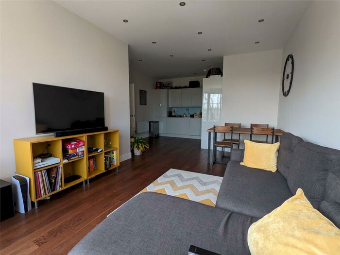 1 Bedroom Apartment To Rent In The Braccans, London Road, Bracknell, Berkshire, RG12