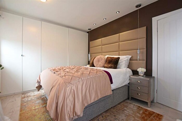 3 Bedroom Town House For Sale In Rosthwaite Close, Middleton, Manchester, M24