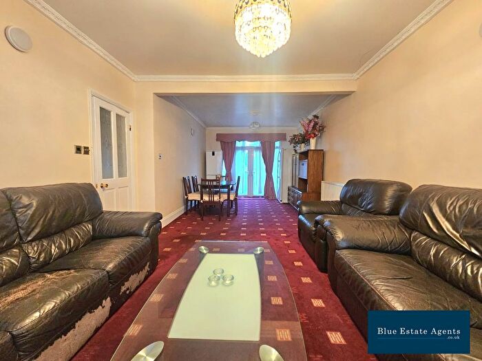 3 Bedroom Semi-Detached House To Rent In Haslemere Avenue, Hounslow, TW5