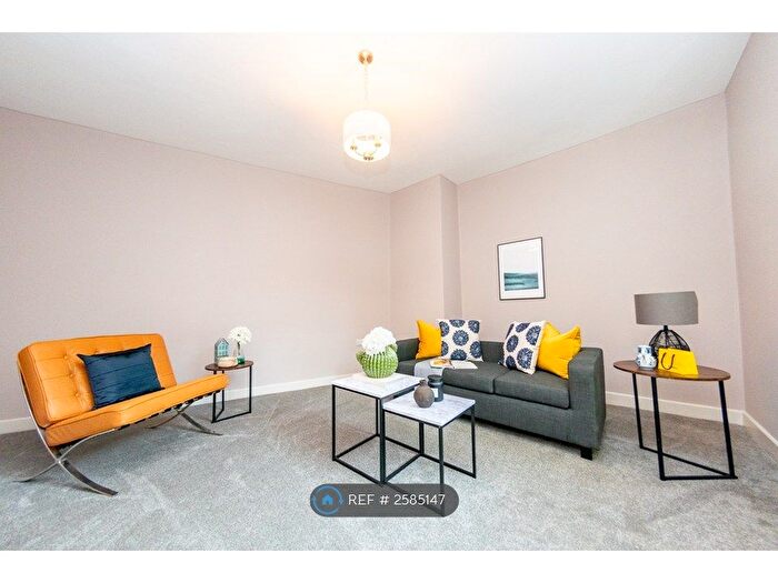 4 Bedroom Terraced House To Rent In Valley Road, Cleckheaton, BD19