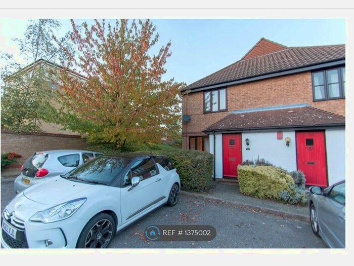 1 Bedroom Semi-Detached House To Rent In Jeffcut Road, Chelmsford, CM2