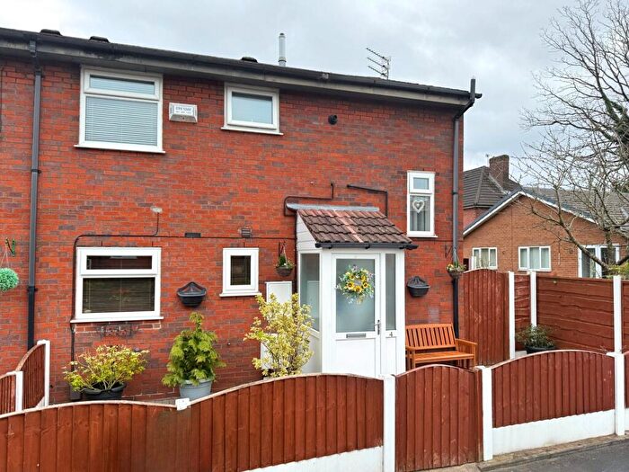 3 Bedroom Terraced House For Sale In Lindwall Close, Manchester, M23