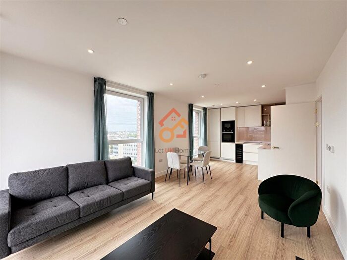 2 Bedroom Flat To Rent In Waterview House, Quay Walk, Wembley, HA0