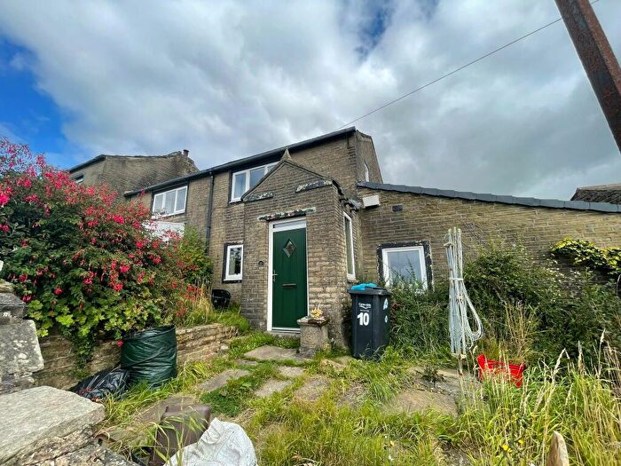 3 Bedroom End Of Terrace House For Sale In Perseverance Road, Queensbury, Bradford, BD13