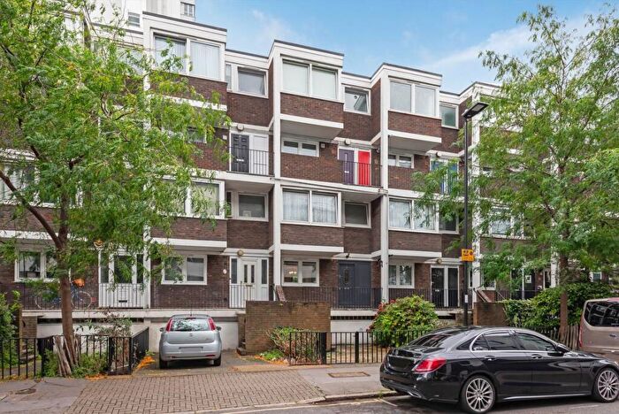 3 Bedroom Flat To Rent In Banner Street, Old Street, EC1Y