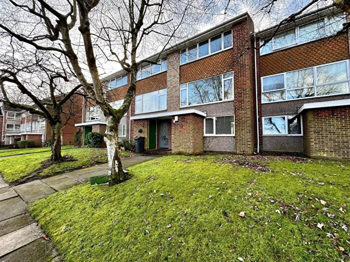 2 Bedroom Apartment To Rent In Little Sutton Lane, Sutton Coldfield, B75