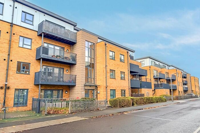 2 Bedroom Flat For Sale In Cole House, Kenway, Southend-On-Sea, Essex, SS2