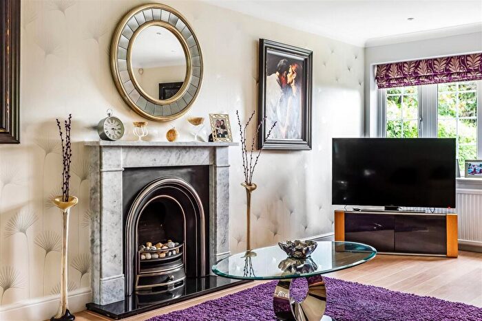 4 Bedroom Detached House For Sale In Oldfield Gardens, Ashtead, KT21