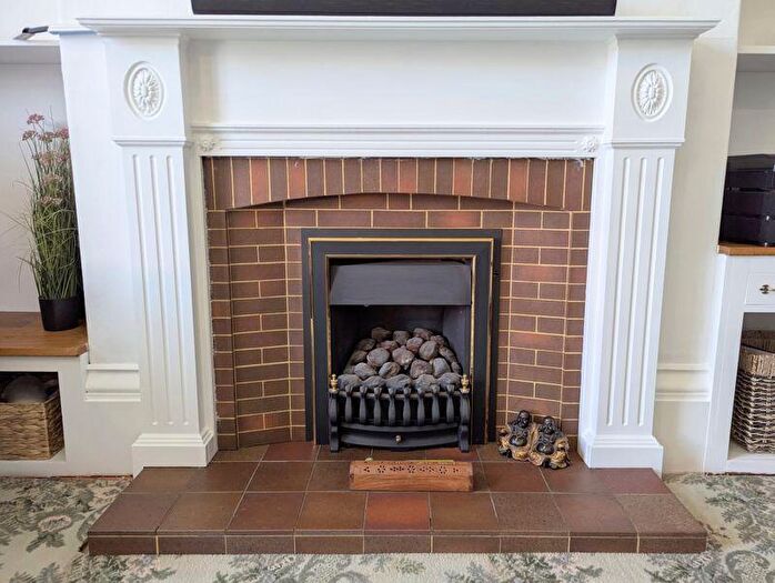 4 Bedroom Semi-Detached House To Rent In Golf Open - Manchester Road, Southport - Sleeps, PR9
