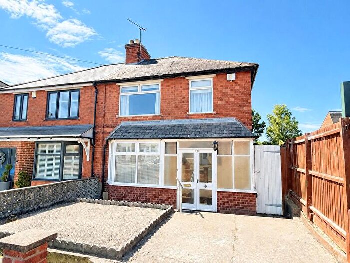 3 Bedroom Semi-Detached House For Sale In Collingham Road, Leicester, Leicestershire., LE3