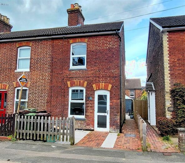 2 Bedroom End Of Terrace House To Rent In Western Road, Southborough, Tunbridge Wells, TN4