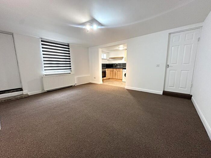 1 Bedroom Apartment To Rent In Edinburgh Road, Armley, LS12