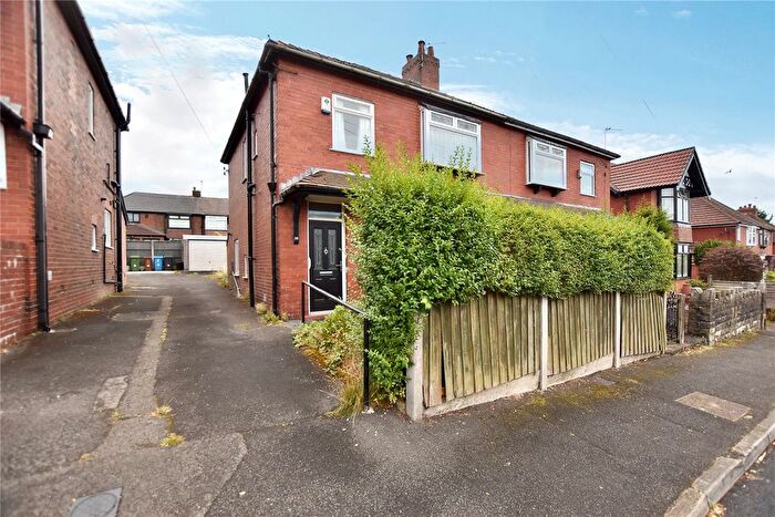 3 Bedroom Semi-detached House For Sale In Thornham Lane, Thornham, Royton, Oldham, OL2