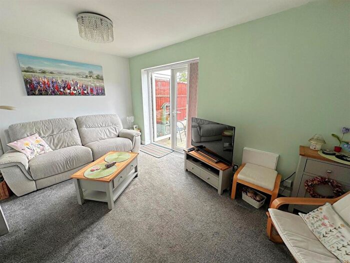 2 Bedroom House To Rent In Marley Road, Kingswinford, DY6