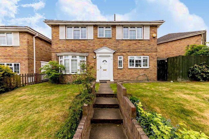 4 Bedroom Detached House To Rent In Woodhayes Road, London, SW19
