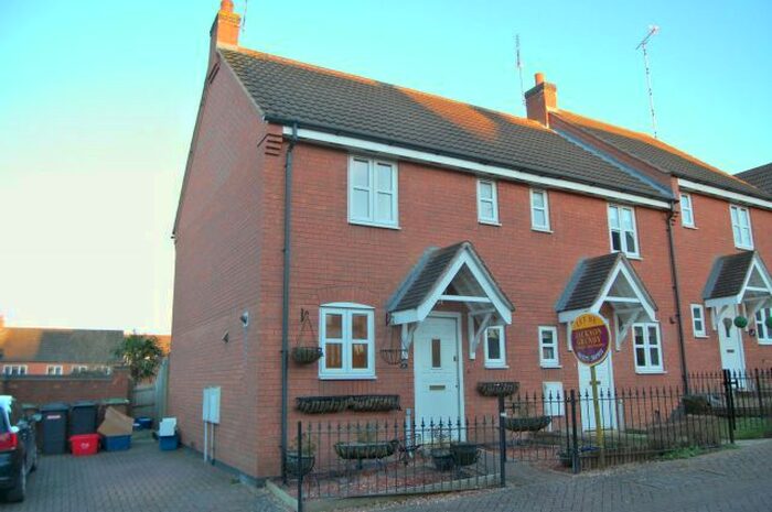 2 Bedroom End Of Terrace House To Rent In Acre Close, Lang Farm, Northants, NN11