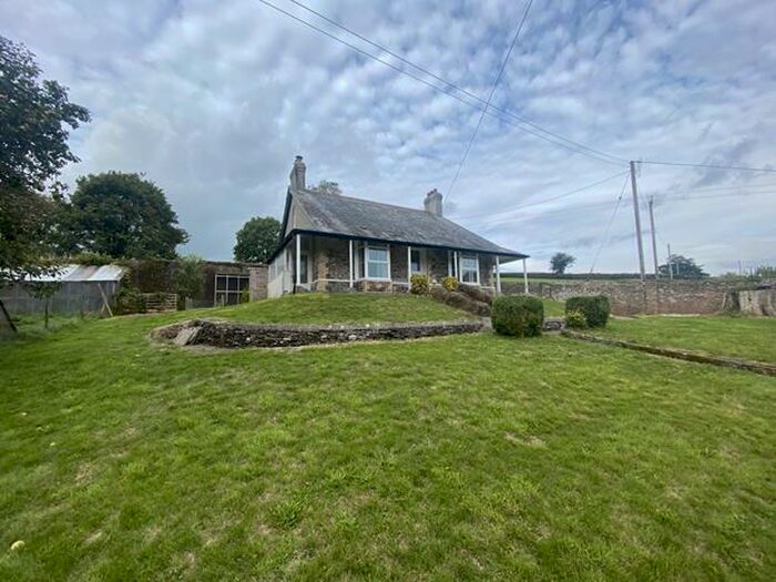 2 Bedroom Bungalow To Rent In Smallacombe, Lifton, PL16